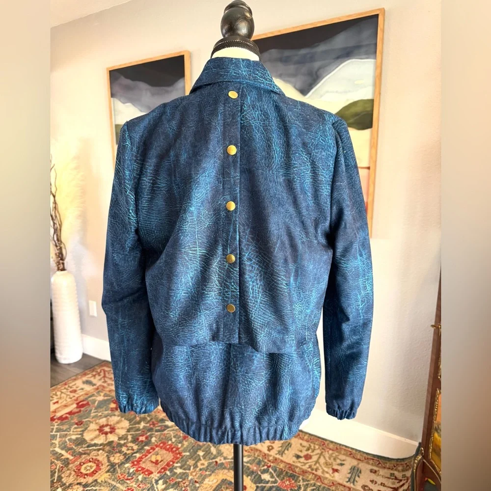 Vintage Regal Blue Reptile Jacket with Gold Accents - Picture 4 of 7